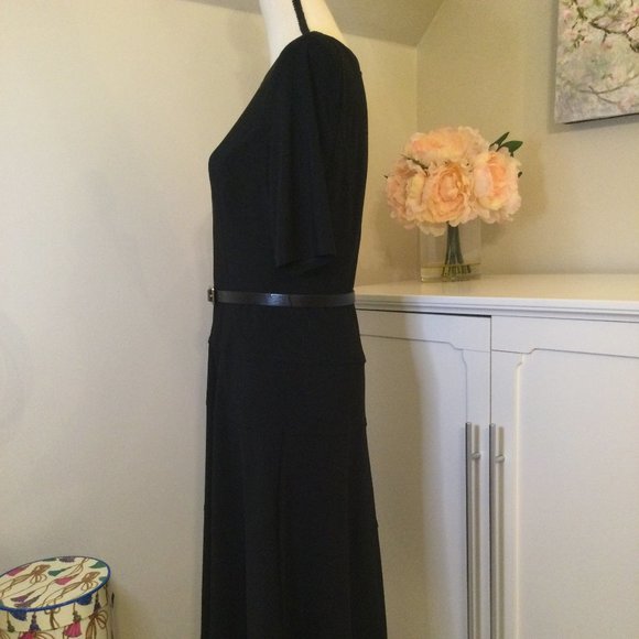 Anne Klein, Belted Drop Waist Short Sleeve Black Knit A-line Dress, Sz. 10 - Picture 6 of 11